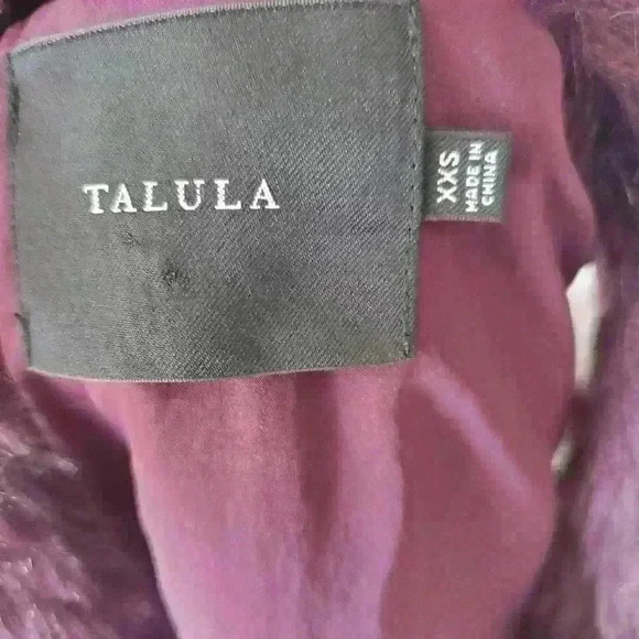 Talula Aritzia faux fur  merlot vest. Size xxs - Picture 7 of 9
